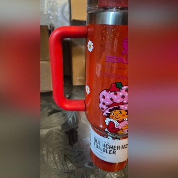 Strawberry Shortcake x Stanley quencher water bottle cup loveshackfancy - Picture 4 of 5